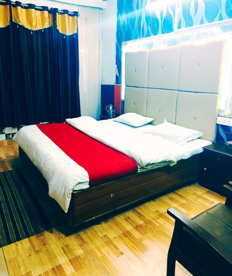 Hotel Holiday Dalhousie - Near Ghandhi Chowk Mall Road Εξωτερικό φωτογραφία