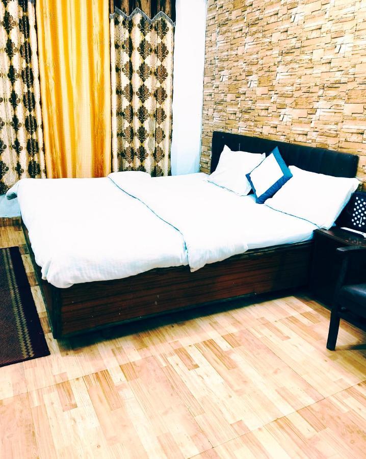 Hotel Holiday Dalhousie - Near Ghandhi Chowk Mall Road Εξωτερικό φωτογραφία