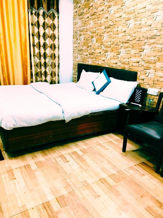 Hotel Holiday Dalhousie - Near Ghandhi Chowk Mall Road Εξωτερικό φωτογραφία