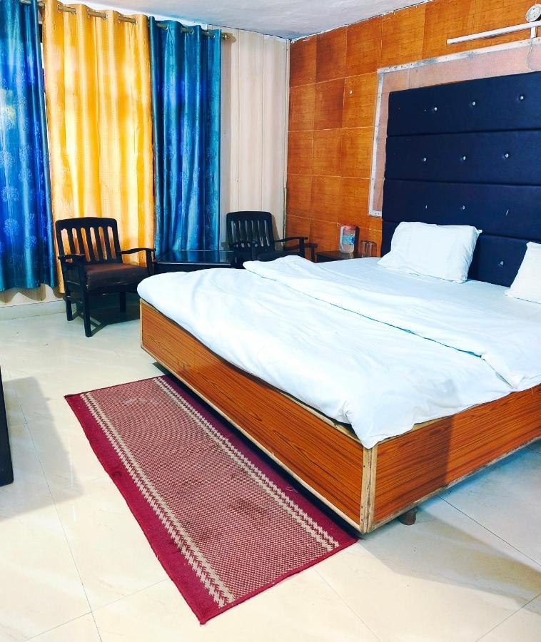 Hotel Holiday Dalhousie - Near Ghandhi Chowk Mall Road Εξωτερικό φωτογραφία