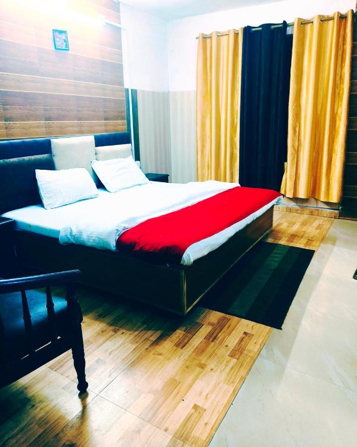 Hotel Holiday Dalhousie - Near Ghandhi Chowk Mall Road Εξωτερικό φωτογραφία